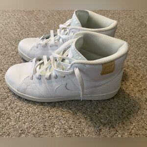 Women’s White Nike Court Royale 2 Mid High Top Sneakers Size 10